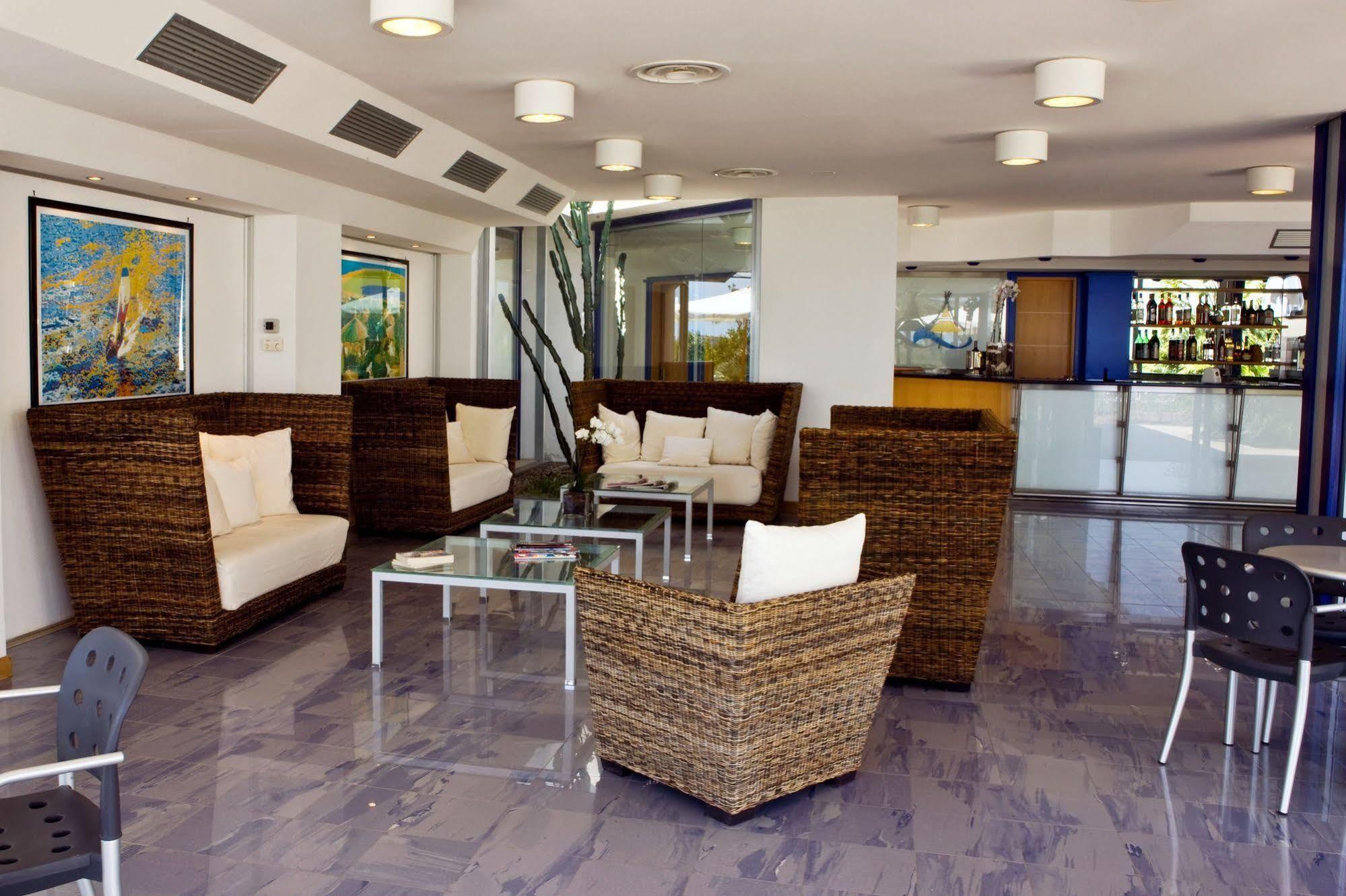 African Beach Hotel-Residence Manfredoine Extérieur photo